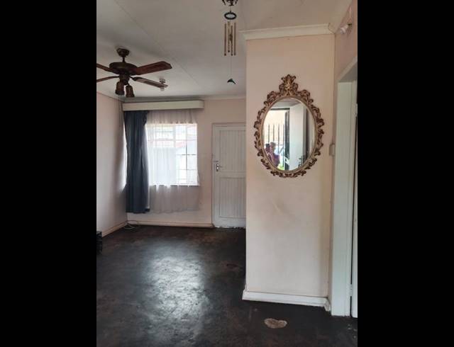 1 BEDROOM HOUSE FOR SALE IN VREDEDORP